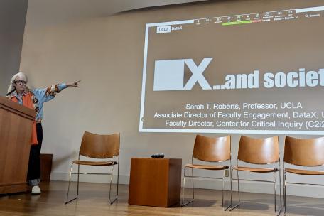 sarah robert presenting on data in society